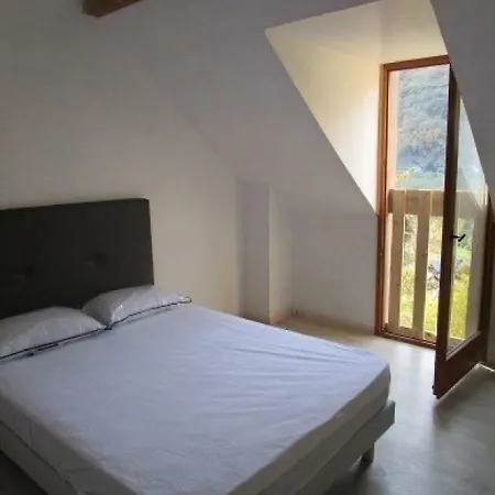 House Cerbillonas 6 * קאוטרט